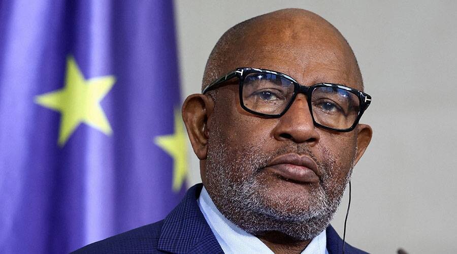 Президент Соединенной Коморской Республики вступил в должность на третий срок президентства